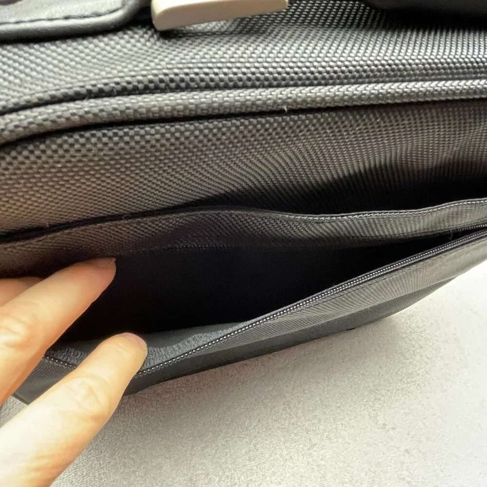 NWOT Dell Laptop Bag/Briefcase, Black, Shoulder Strap, 14 1/2